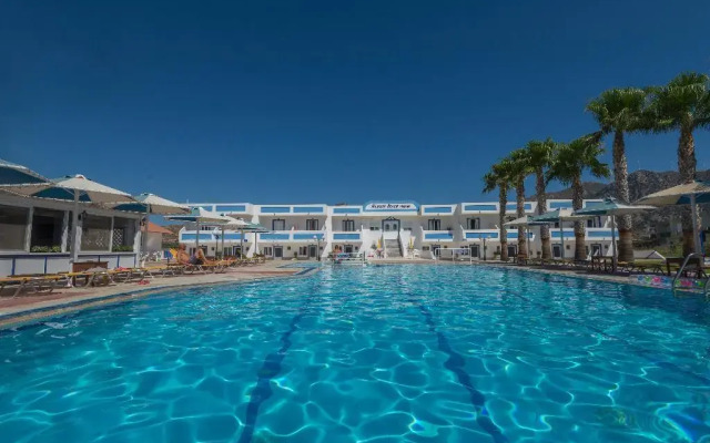 Mammis Beach Hotel