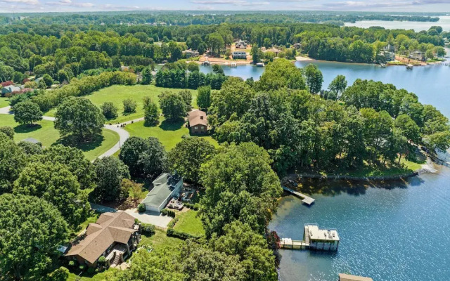 Lakefront Living W/optional Boat Rental