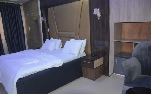La Villa Resort And Hotel