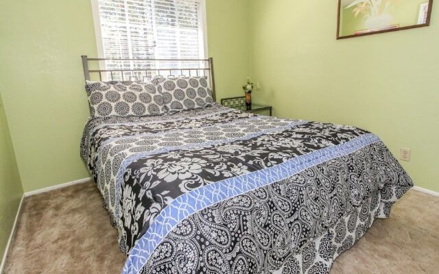 Apples Delight by Big Bear Cool Cabins