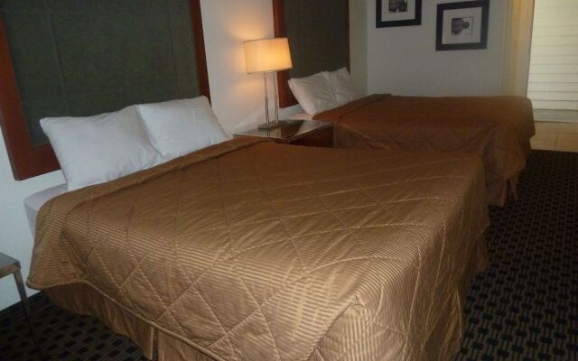 Chestnut Tree Inn Portland Mall 205