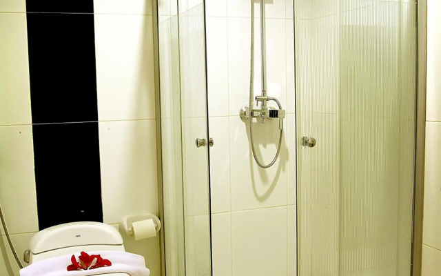 Grand Royal BIL Hotel