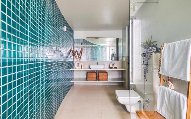 SaffronStays Kaia Waters by Kosha Villas, Pawna - Greek style villa with panoramic view of Pawna lake