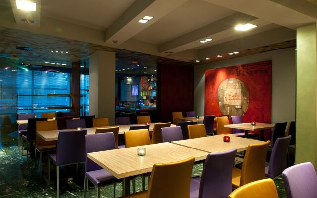 Premier Inn Koeln City Centre Hotel