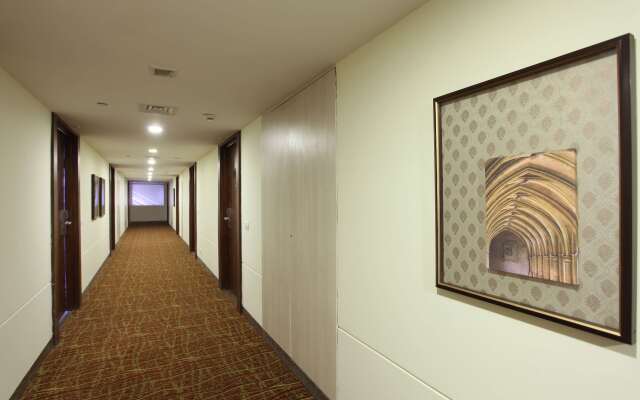 Mahagun Sarovar Portico Suites Ghaziabad