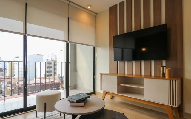 w Grandiose 2BR w Great Balcony in Miraflores