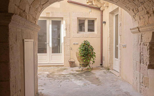Isabella di Castiglia Apartments