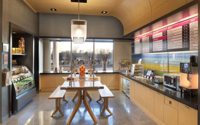 Aloft Charlotte Ballantyne