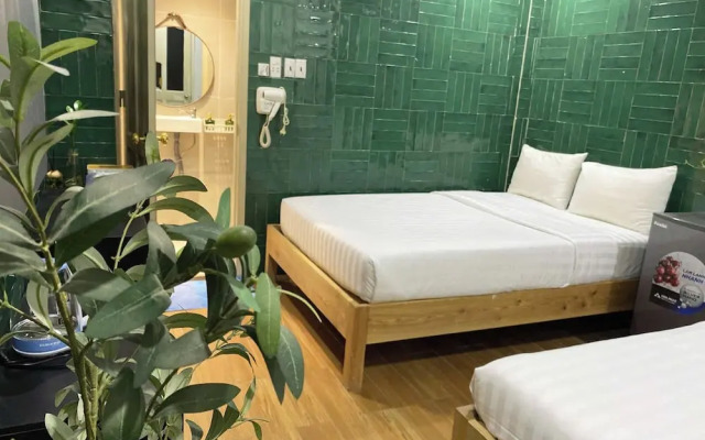 Papaya Hotel & Café 2