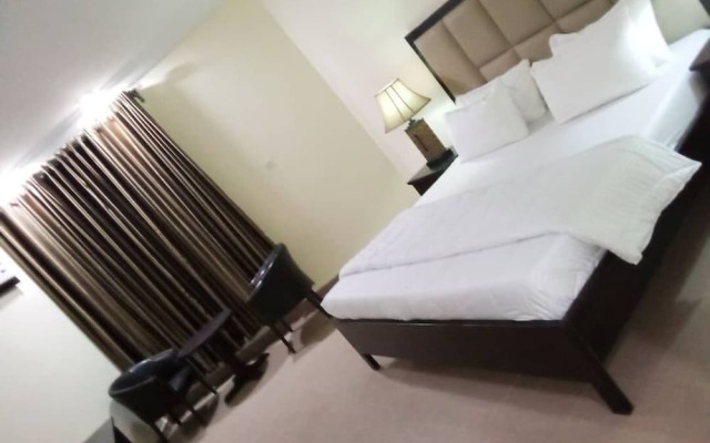 Dees Hotels Apartment & Suites