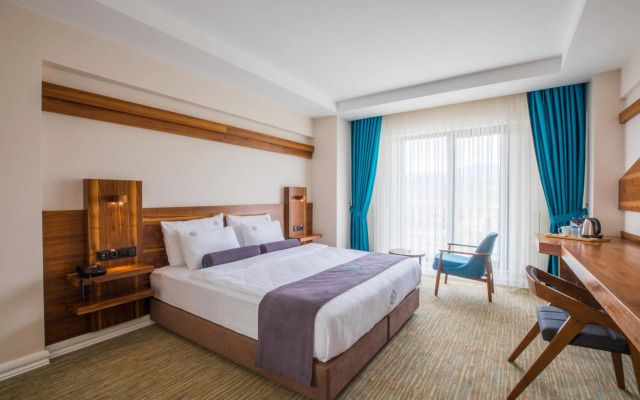 Karpalas City Hotel & Spa