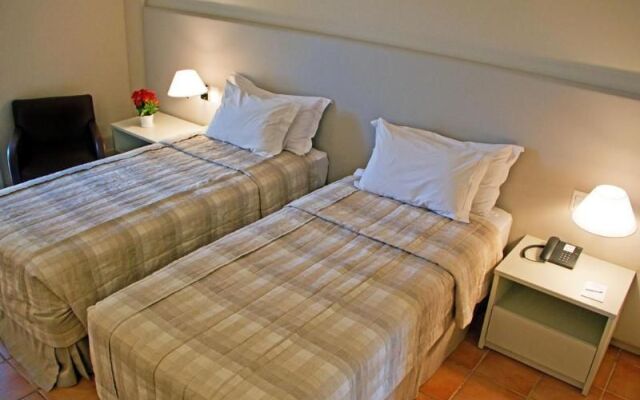 Riverside Hotel