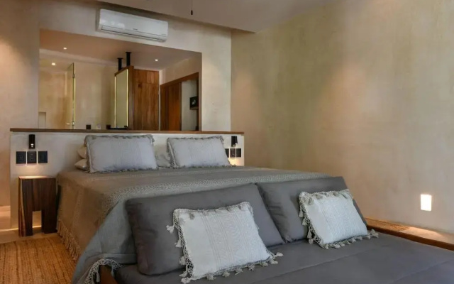 Casa Agape Boutique Hotel Rooftop Pool & Beach club access