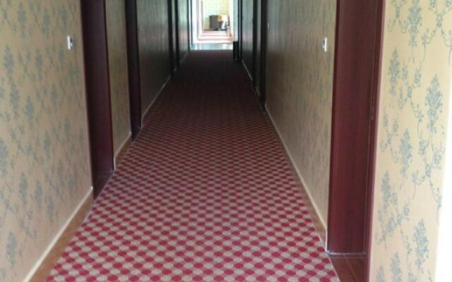 Baoshan Huarong Inn