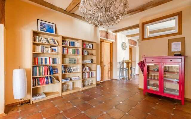 Griboedov Loft Apartments K47