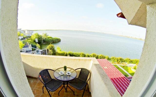 Lake View House