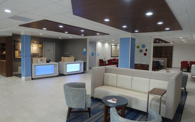 Holiday Inn Express & Suites Brentwood by IHG