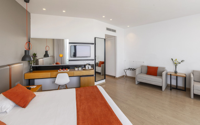 Crystal Springs Beach Hotel