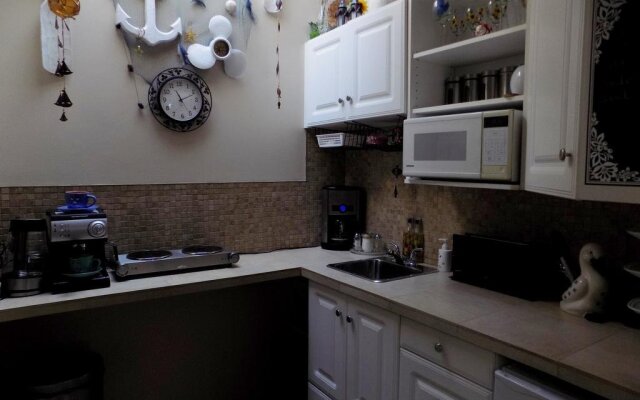 Lakeshore Paradise Bed And Breakfast