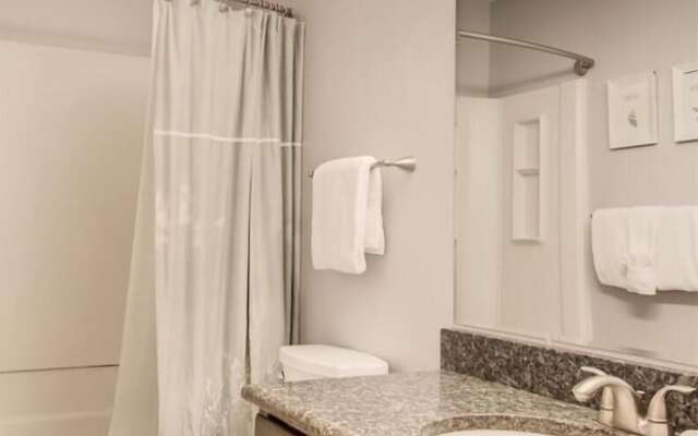 Seacove 7E 2 Bedroom Condo