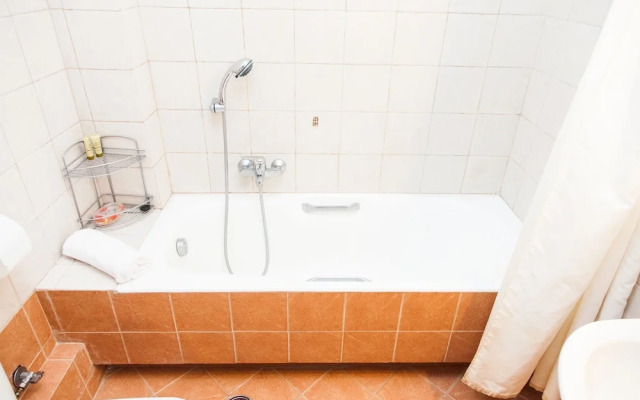 Spacious Apartment in Neos Kosmos