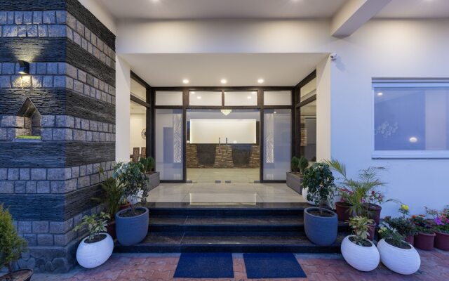 Stone Wood Mountain Resort