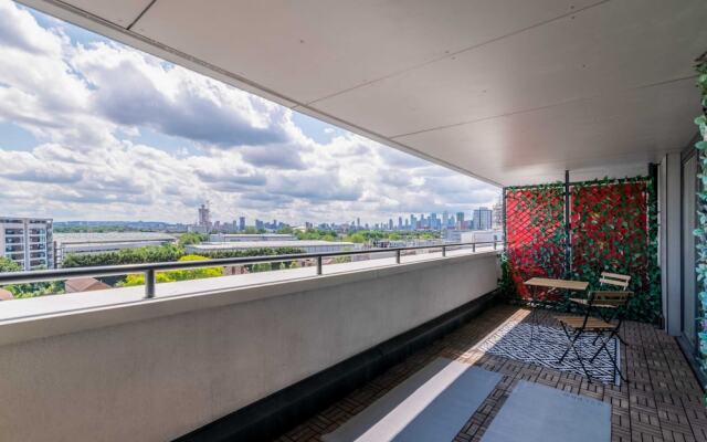 Modern Comfort: Stratford 3BR Duplex