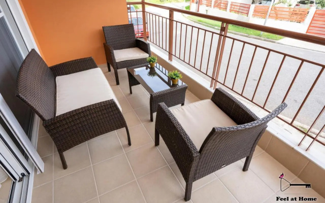 Feel at Home - Kalamata - Near the center