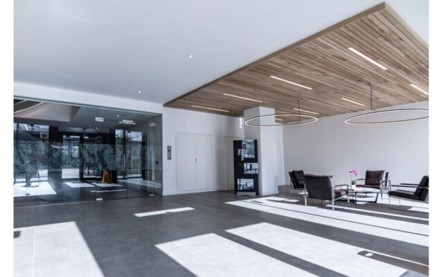 Design 1 Bed With Balcony