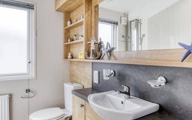 Cosy Home in Hastings With Balcony