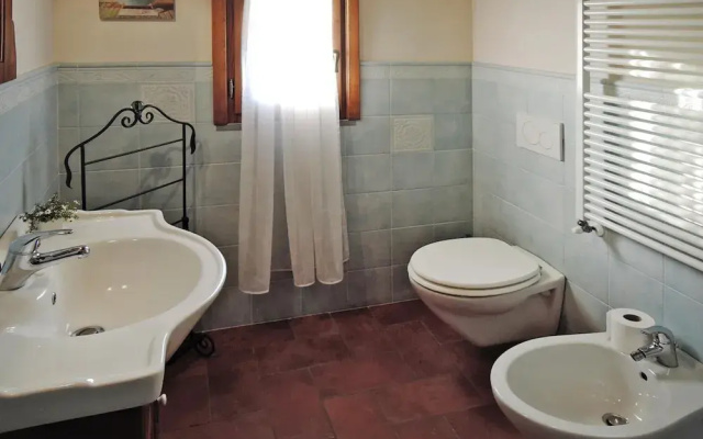 Villa in Vinci With Private Pool & Vineyard Views