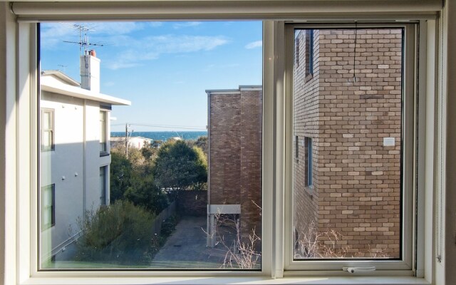 Elwood Seaside 2 Bed Retreat