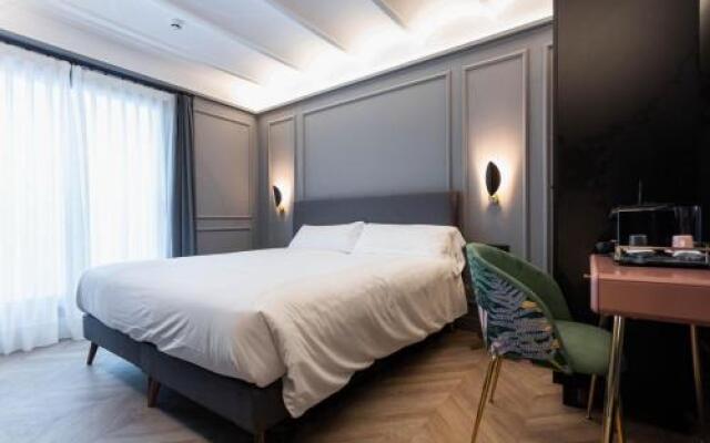 Reina 107 Beach Boutique