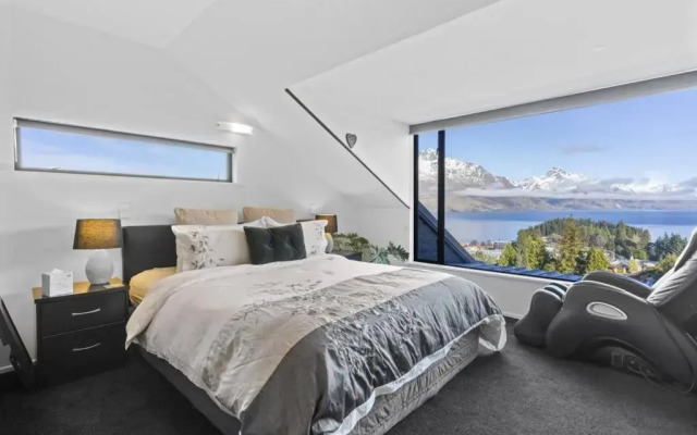 Penthouse Studio - Amazing Lake Views