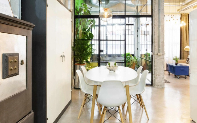 MonKeys Luxury MetaLoft