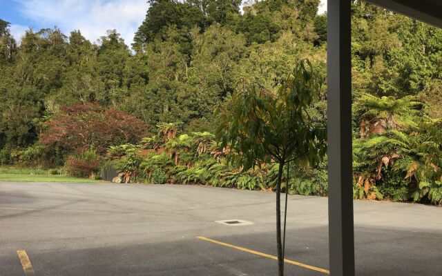 Franz Josef Oasis
