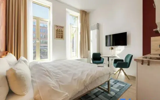 Duke Studio Hotel