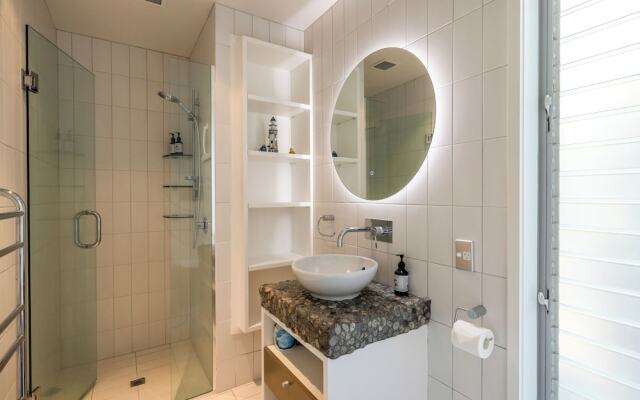 Sea Breeze at The Sands - Onetangi Beach