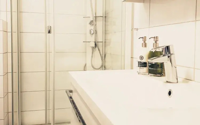 StayPlus Central Apartment With Garden