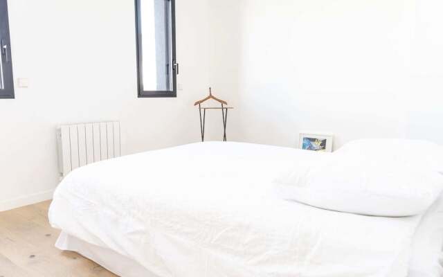 Loft With 4 Bedrooms, Terrace, Very Close to Paris