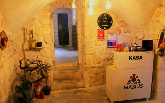 Mons Masius Hotel