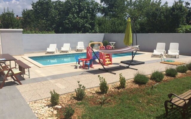 Apartments Orange Medulin