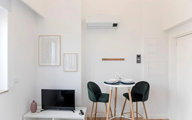 Urban House by LovelyStay