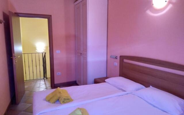 Ulivi Sul Garda Garden by Gardadomusmea