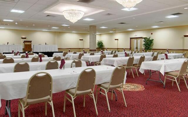 Ramada Inn and Convention Center - Eau Claire