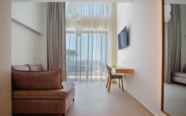 Phos Hotel Adults Only