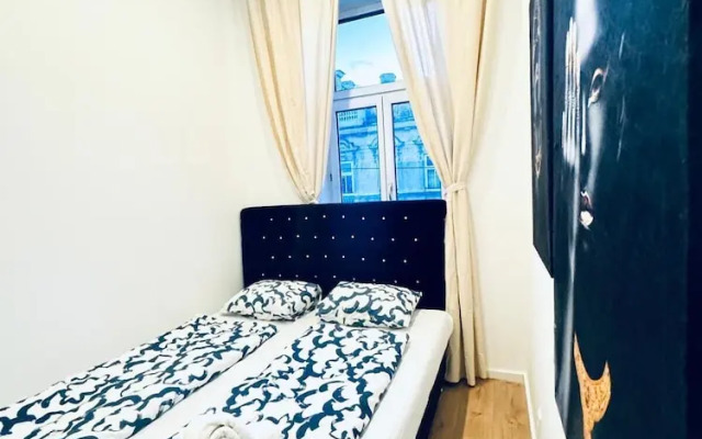 Spacious 3BR Near Kaufpark Alterlaa