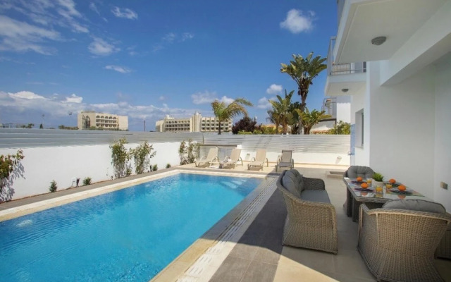 Villa Marina in Pernera