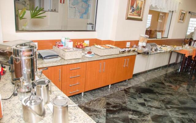 Lelis Hotel