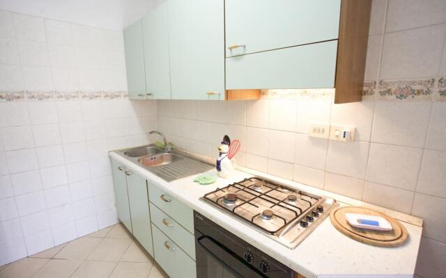 The Casina sleeps 4 surrounded by greenery-LA CASINA A SCHIOPPARELLO